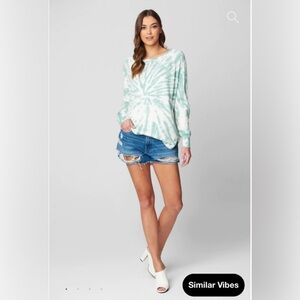 BlankNYC Feels Right Sweater - Size Large - NWT
pastel green tie-dye sweater